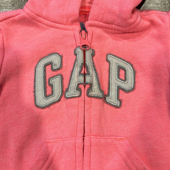 Baby Gap girl zip up sweater pink size 6-12 months - Picture 2 of 4